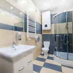 Dizzy Daisy Hostel *