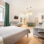 Hostel Dizzy Daisy *