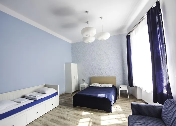 Dizzy Daisy Hostel *